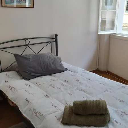 Spiros Old Town Apartment